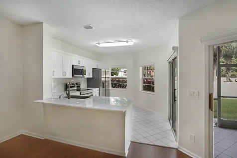 6513 Via Regina Boca Raton FL 33433