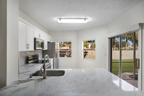 6513 Via Regina Boca Raton FL 33433