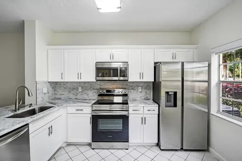 6513 Via Regina Boca Raton FL 33433
