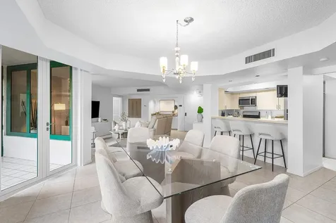 100 Se 5th Avenue Boca Raton FL 33432