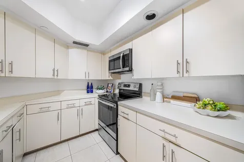 100 Se 5th Avenue Boca Raton FL 33432