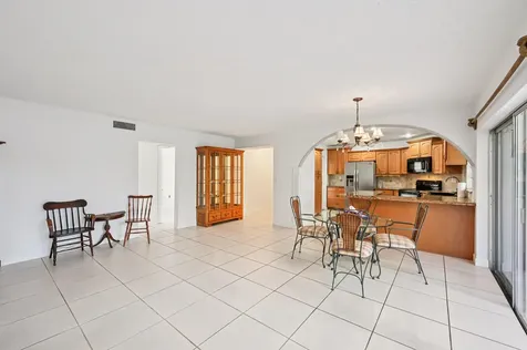 7 N Greenway Royal Palm Beach FL 33411
