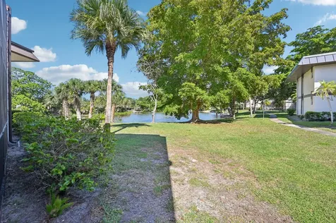 7 N Greenway Royal Palm Beach FL 33411