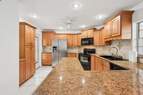 7 N Greenway Royal Palm Beach FL 33411