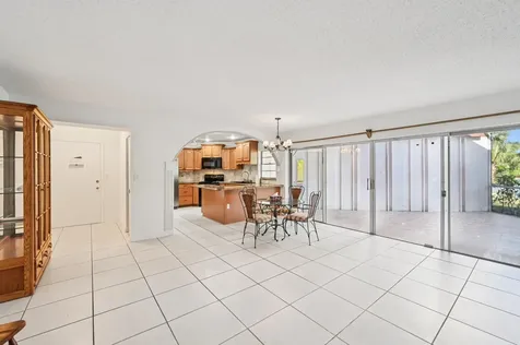 7 N Greenway Royal Palm Beach FL 33411