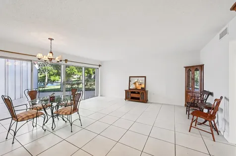 7 N Greenway Royal Palm Beach FL 33411