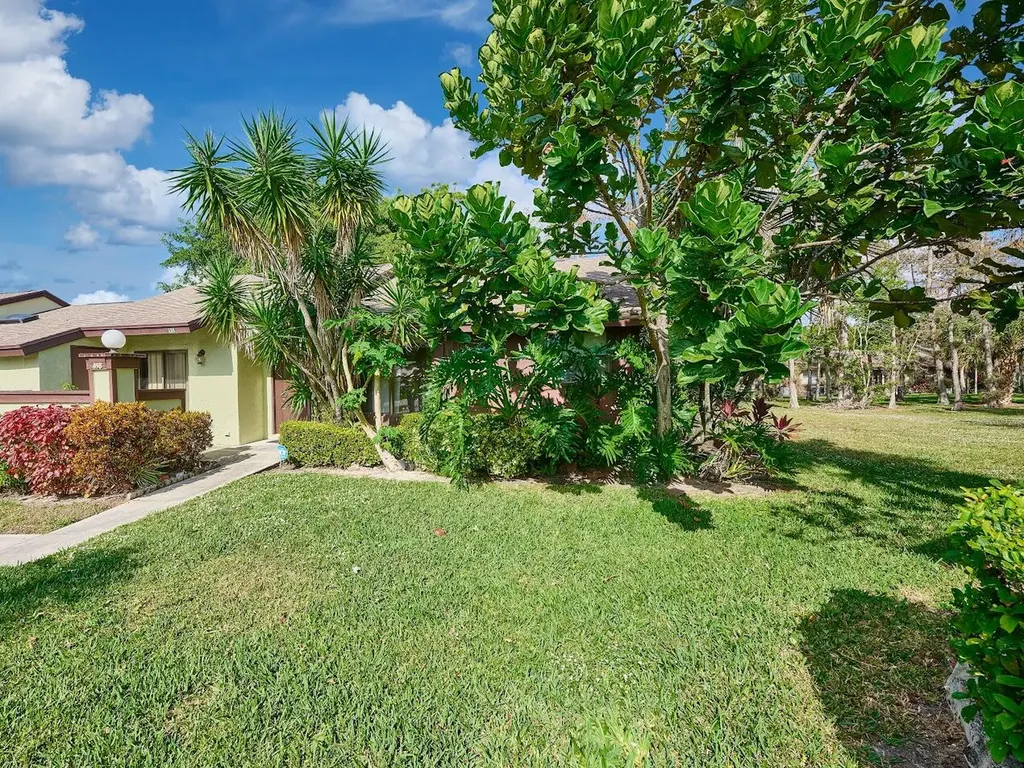 498 Iron Forge Court Court Royal Palm Beach FL 33411