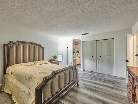 498 Iron Forge Court Court Royal Palm Beach FL 33411