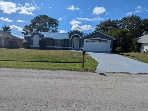 1122 SE Puritan Lane Port Saint Lucie FL 34983