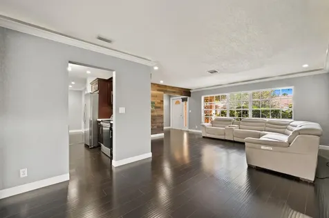 3670 Nw 78th Lane Coral Springs FL 33065