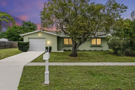 435 Ne Solida Circle Port Saint Lucie FL 34953