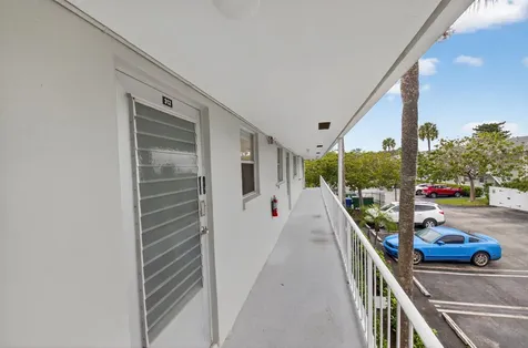 2340 Sw 22 Avenue Delray Beach FL 33445