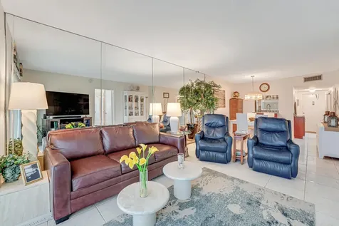 646 Snug Harbor Drive Boynton Beach FL 33435