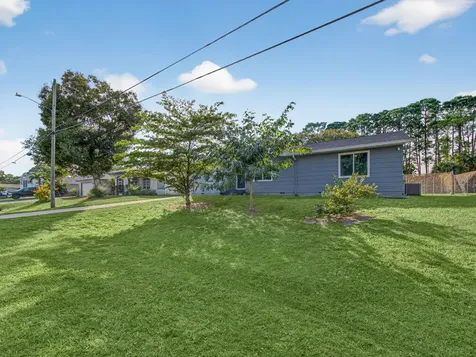 3142 Sw Bridge Street Port Saint Lucie FL 34953