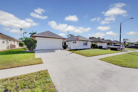 10306 Greentrail Drive Boynton Beach FL 33436