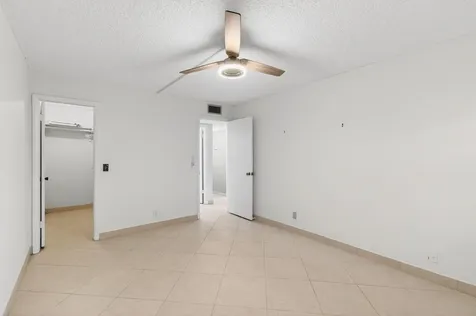 293 Normandy G Delray Beach FL 33484