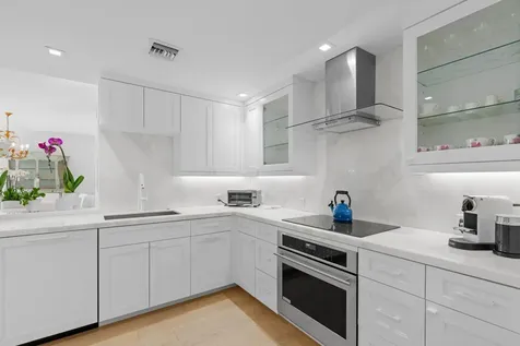 100 Worth Avenue Palm Beach FL 33480