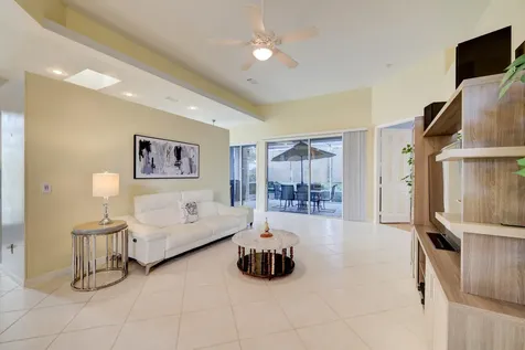 450 Sw Fairway Landing Port Saint Lucie FL 34986