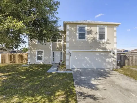981 SW Mcelroy Avenue Port Saint Lucie FL 34984