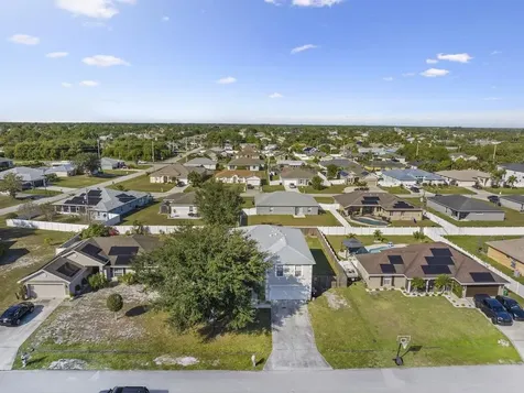 981 SW Mcelroy Avenue Port Saint Lucie FL 34984