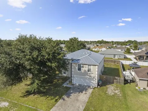 981 SW Mcelroy Avenue Port Saint Lucie FL 34984