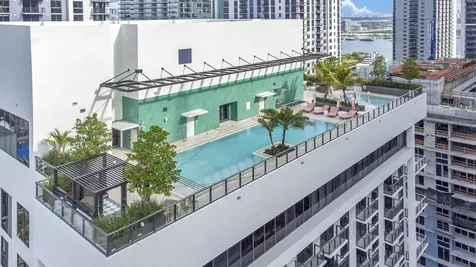 11 Ne 6th Street Miami FL 33132