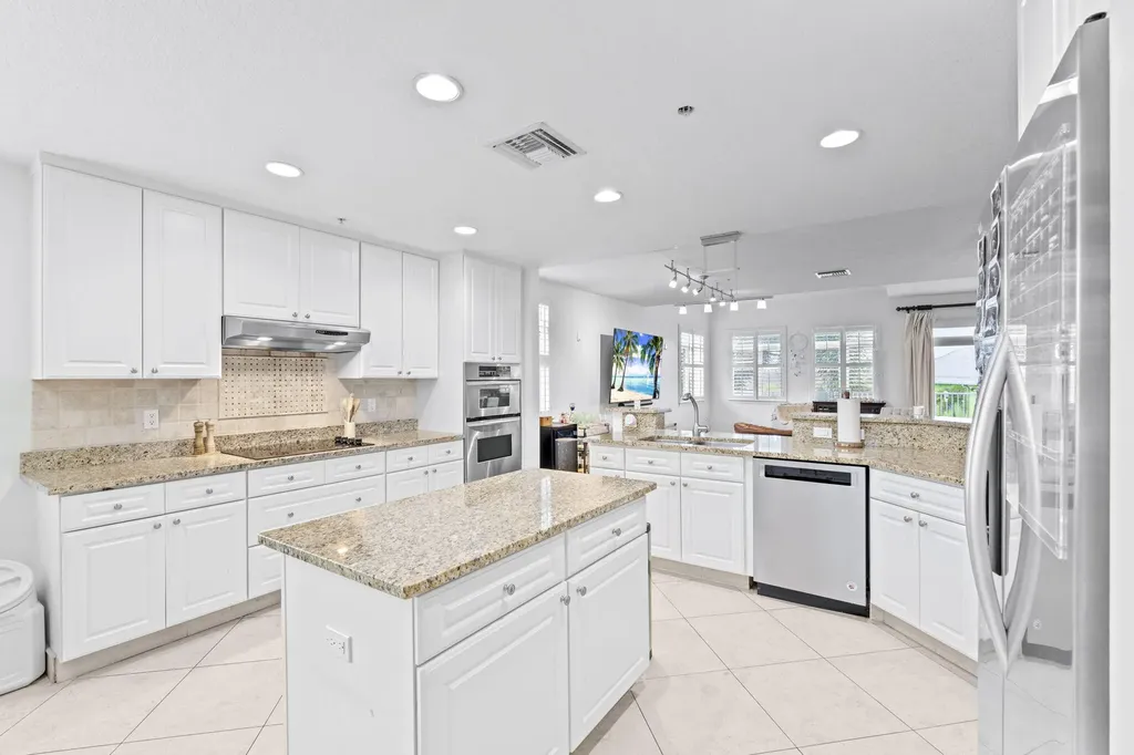 305 E Ocean Avenue Lantana FL 33462