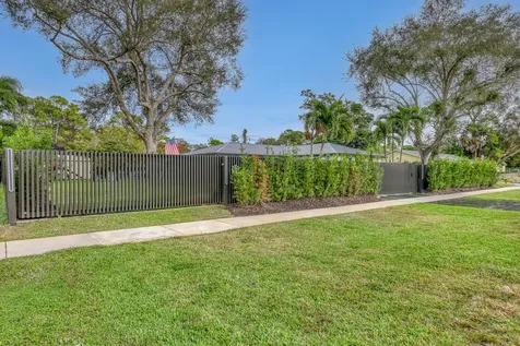 7077 Oakmont Drive Lake Worth FL 33467