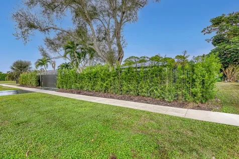 7077 Oakmont Drive Lake Worth FL 33467