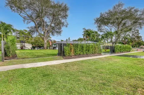7077 Oakmont Drive Lake Worth FL 33467