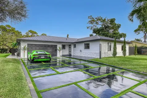 7077 Oakmont Drive Lake Worth FL 33467