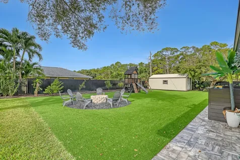 7077 Oakmont Drive Lake Worth FL 33467