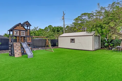 7077 Oakmont Drive Lake Worth FL 33467