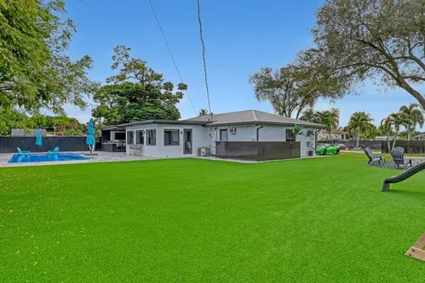 7077 Oakmont Drive Lake Worth FL 33467