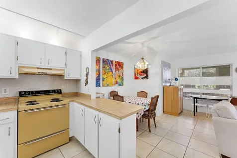 5927 La Pinata Boulevard Greenacres FL 33463