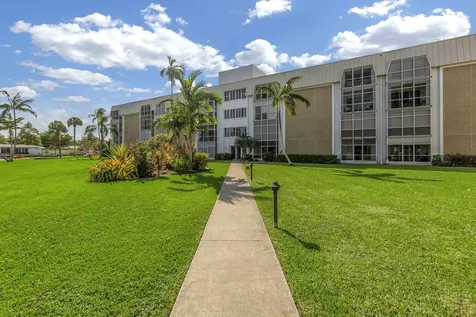 2970 NE 16th Avenue Oakland Park FL 33334