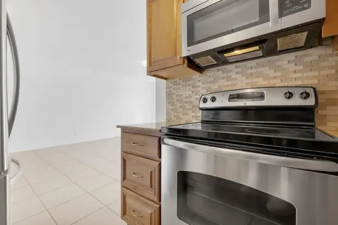 2970 NE 16th Avenue Oakland Park FL 33334