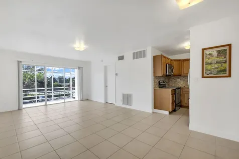 2970 NE 16th Avenue Oakland Park FL 33334