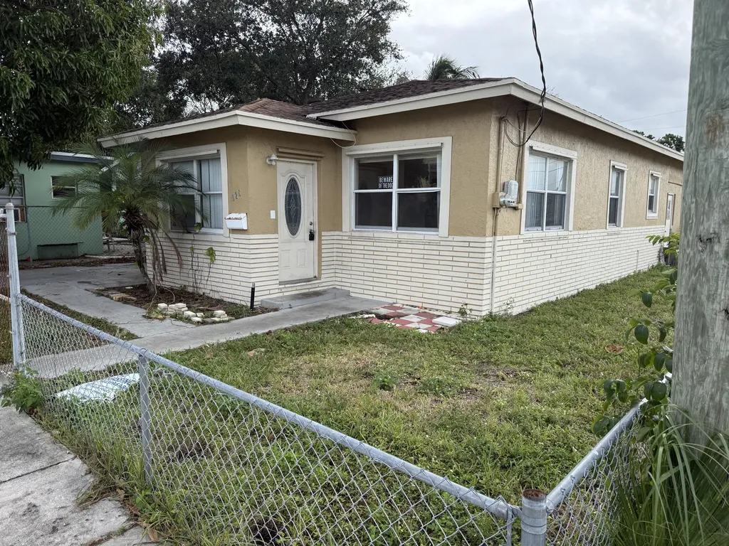 926 14th Street West Palm Beach FL 33401
