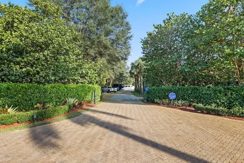 4980 Stables Way Wellington FL 33414