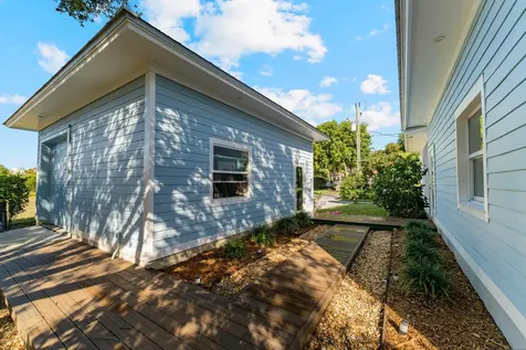 1002 Se Riverside Drive Stuart FL 34996