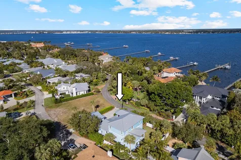 1002 Se Riverside Drive Stuart FL 34996