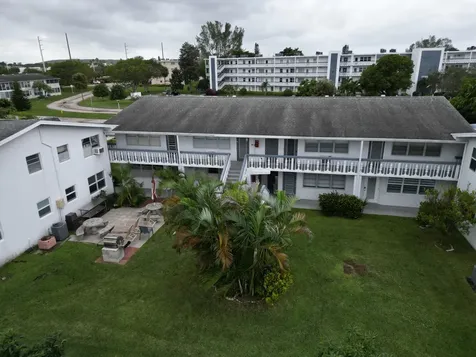 270 Farnham L Deerfield Beach FL 33442