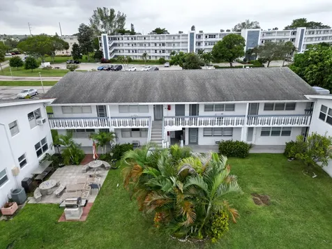 270 Farnham L Deerfield Beach FL 33442