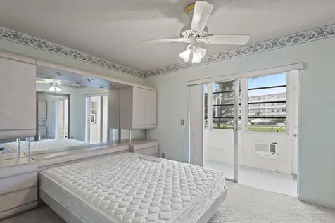 270 Farnham L Deerfield Beach FL 33442