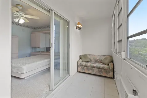 270 Farnham L Deerfield Beach FL 33442