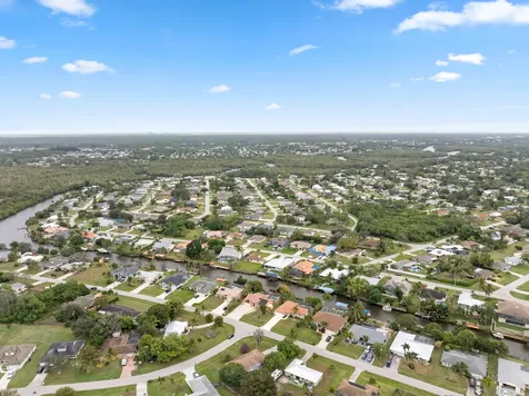 152 Ne Twylite Terrace Port Saint Lucie FL 34983