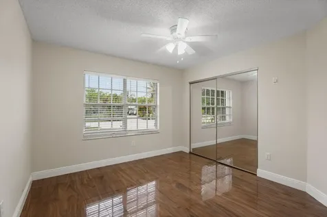 152 Ne Twylite Terrace Port Saint Lucie FL 34983