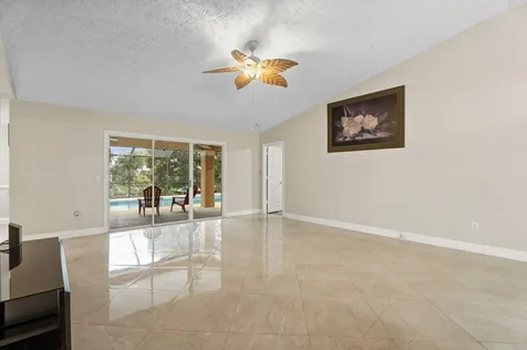 152 Ne Twylite Terrace Port Saint Lucie FL 34983