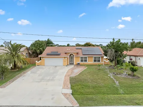 152 Ne Twylite Terrace Port Saint Lucie FL 34983